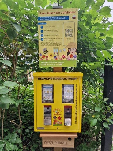 BienenfutterautomatLütjensee.jpg Bienenfutterautomat in Lütjensee